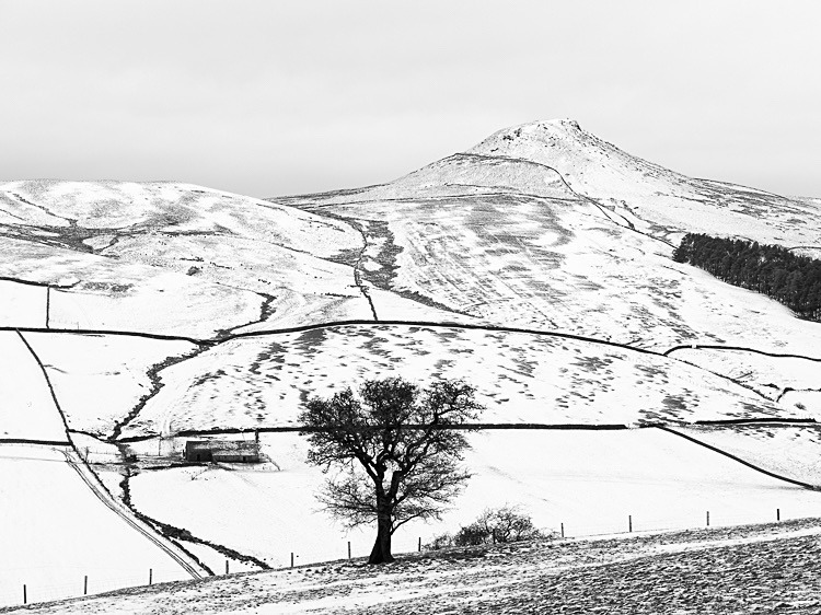 Shutlingsloe under snow (12) - Shutlingsloe