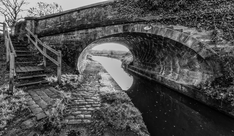 Bridge 35 on the Macclesfield Canal by photographer Mark Helliwell
