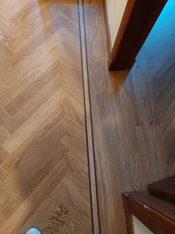 Herring bone effect in SM - KP155 - Karndean woodplank