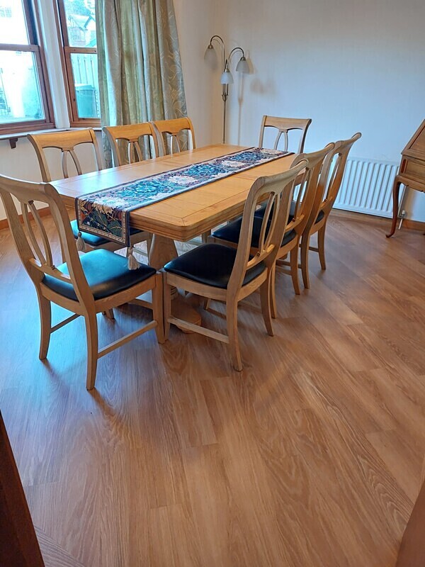 Karndean KP 155 with one plank perimeter border - Karndean woodplank