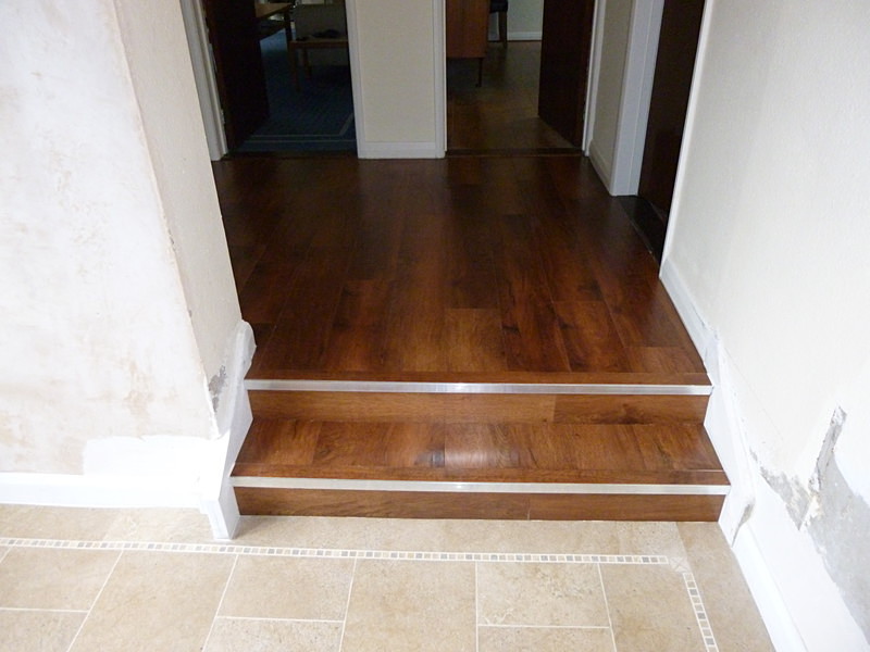 Bath stone in porch with Autumn oak RL03 in hall area - Karndean tile and stone effect