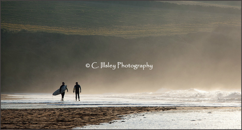 Surfer bei Crantock - Wasserlandschaften