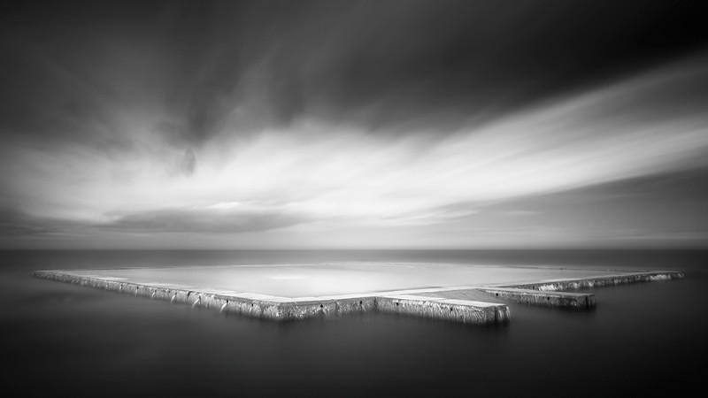 Easterly - Black & White