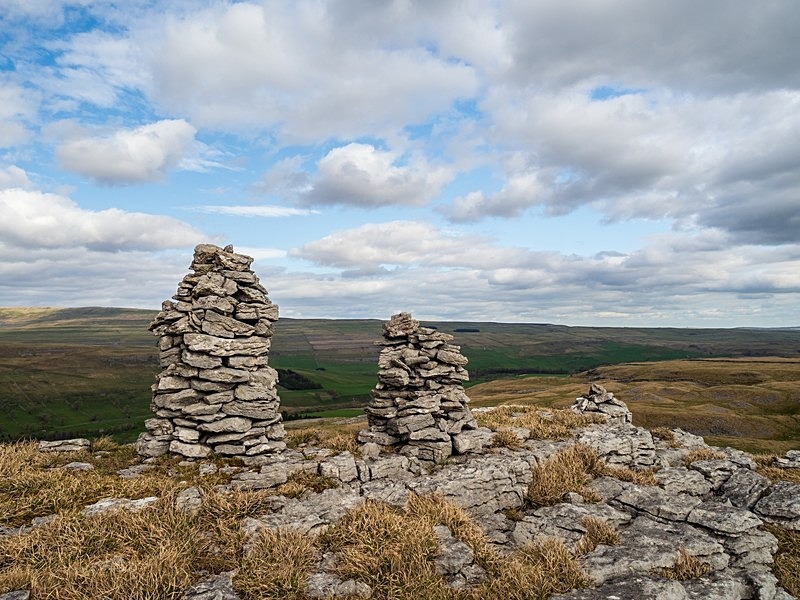 The Cairns - Dowkabottom - Yorkshire Dales