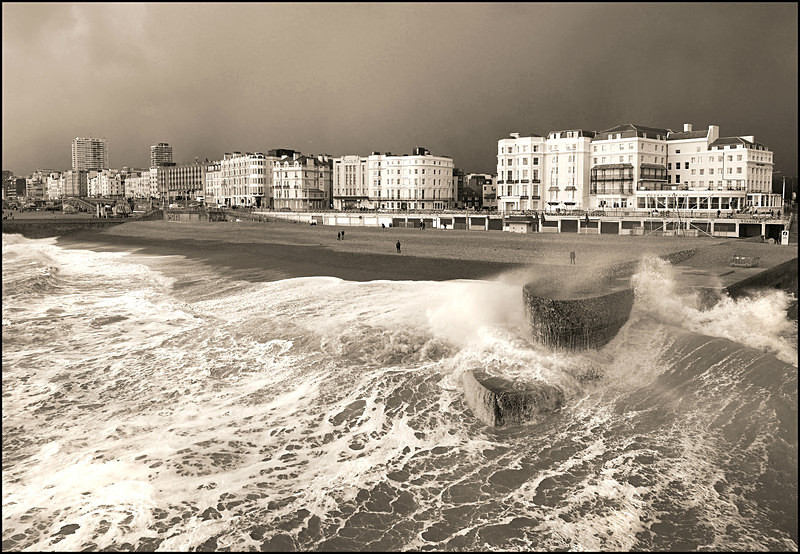 Brighton - Monochrome