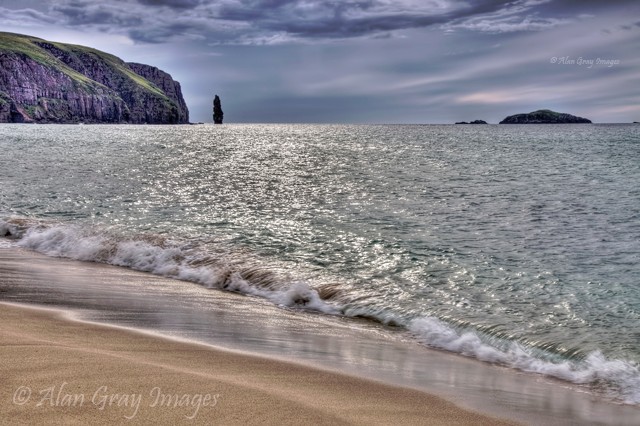 Sandwood bay beach sea stack - Highlands & Islands