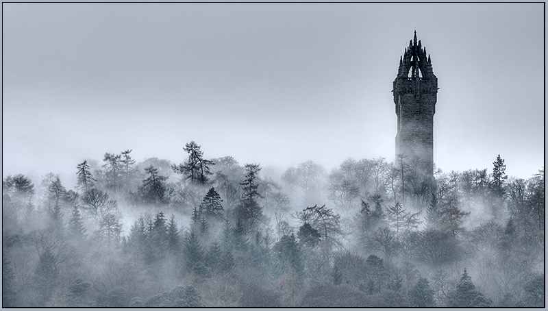 Misty monument - Clackmannan & Stirlingshire