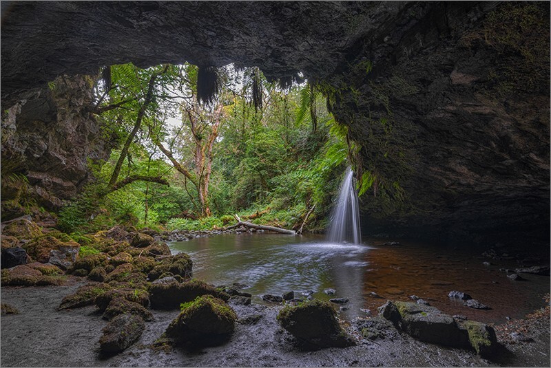 Charlies Cave 02 - Clackmannan & Stirlingshire