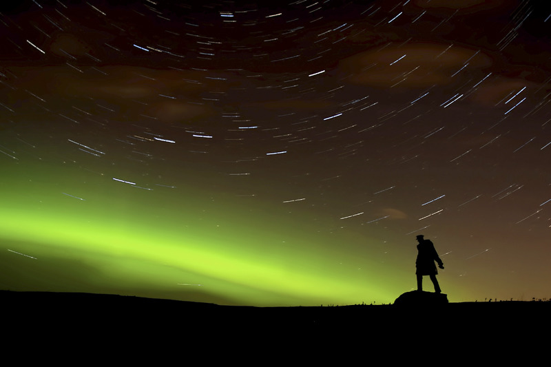 Aurora borealis & star trails - David Stirling Monument - Clackmannan & Stirlingshire