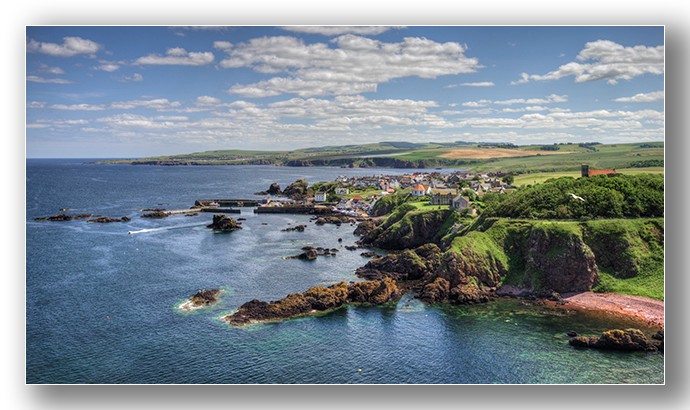 St Abbs harbour village 01 - Edinburgh & the lothians.