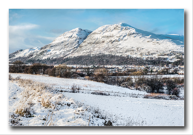 Menstrie  a winters View - Clackmannan & Stirlingshire