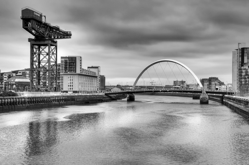 Finnieston crane & Clyde Arc (squinty bridge). - Glasgow & strathclyde