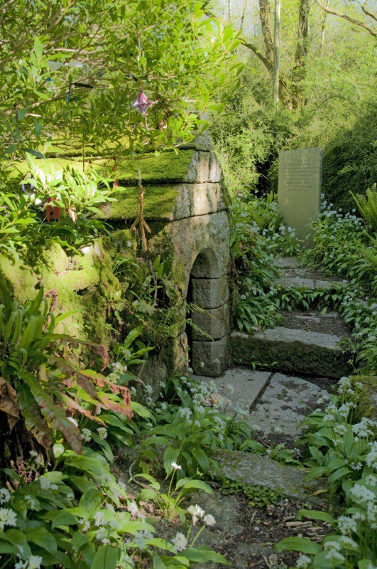 St Keynes Well, Cornwall - SACRED SITES