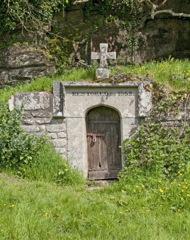 St Neots Well, Cornwall - SACRED SITES