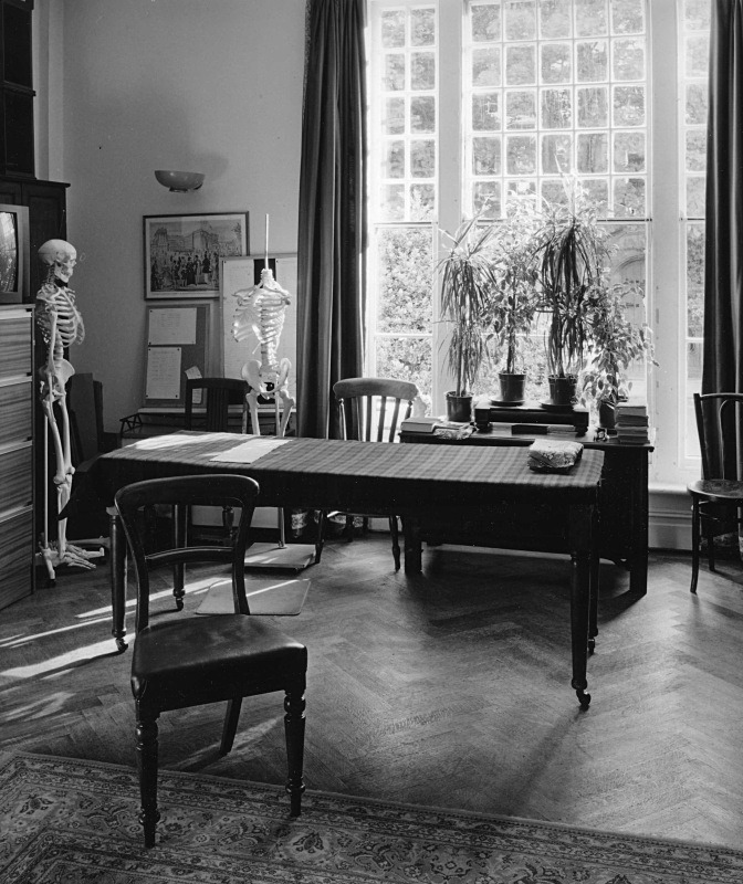 The main Teaching Room, Lansdowne Road, Holland Park, London - 2005 - Walter Carrington's study