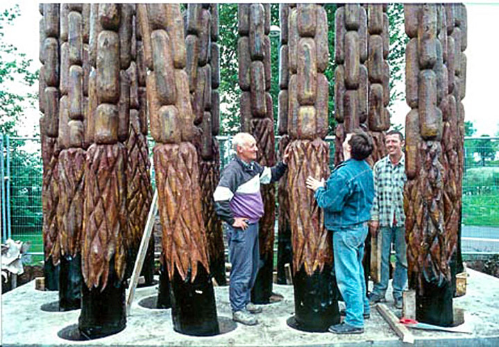 STEEL COLUMNS detail - Public Art