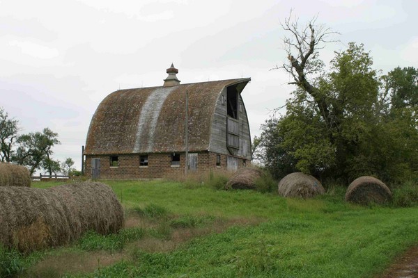 Lincoln County Barn 2 - Barns & Remnants