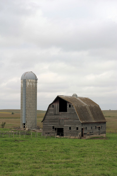 Lincoln County Barn - Barns & Remnants