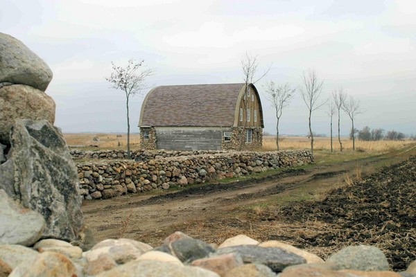 Lyon County Barn - Barns & Remnants