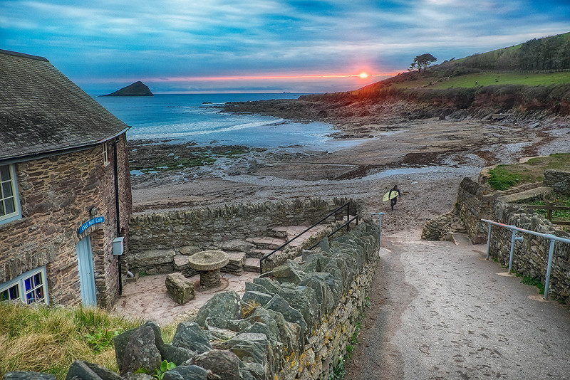 Wembury-cafe-Surfer - Wembury