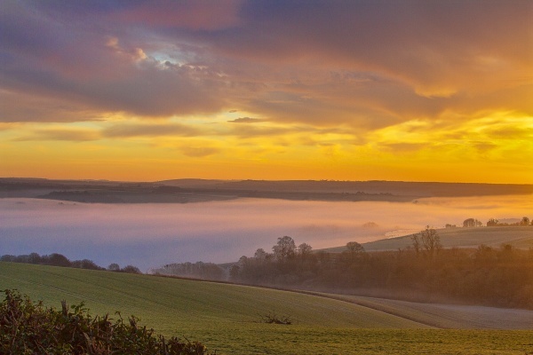 Mist at sunrise. Bury Hill