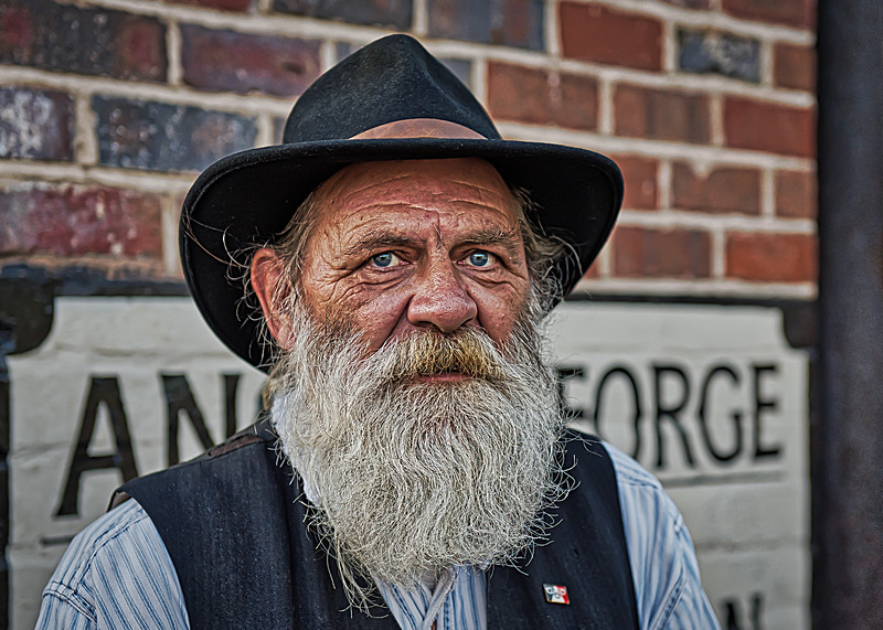 Dave Newell - 100 People - This gallery is under reconstruction