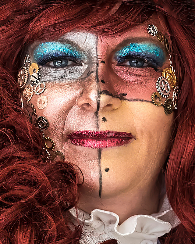 Wendy Marsden - 100 People - This gallery is under reconstruction