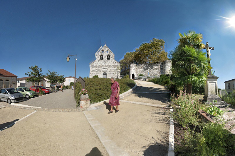 La Petanque et l'eglise, Clermont-Soubiran - Auvillar France