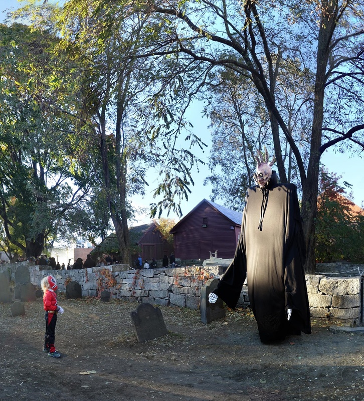 Meeting, Salem - More Halloween