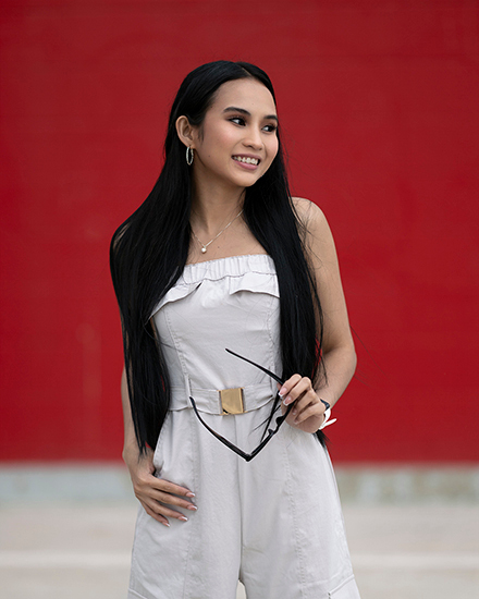  - Lei Anne
