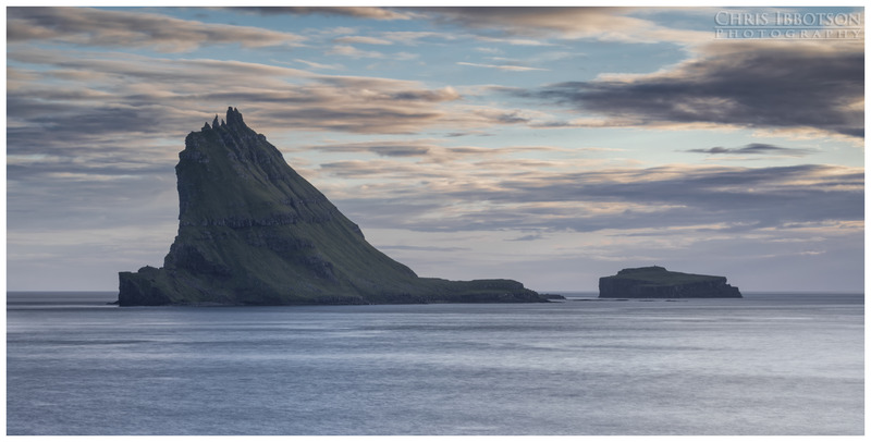 Tindhólmur and Gáshólmur Islands