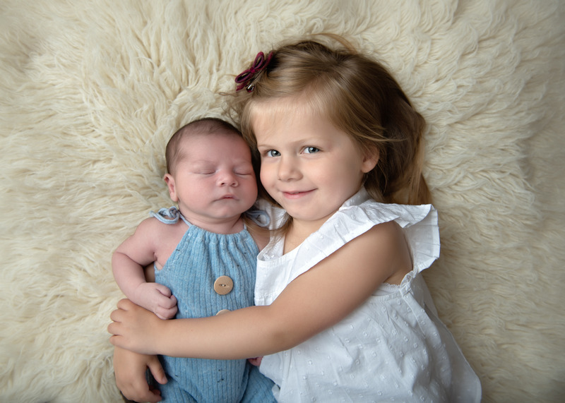 20 - Newborns, siblings & parents