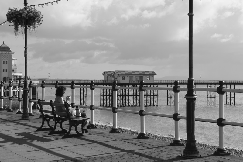 Breakfast al Fresco - Penarth: Pier and Esplanade