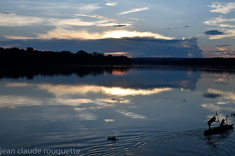 Sangha River and Baaka's pirogue - Dzanga Sangha National Park (République Centrafricaine) 2019