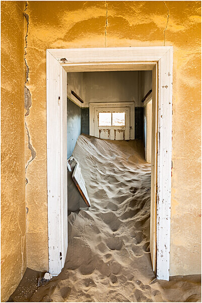Kolmanskop interior - Namibia