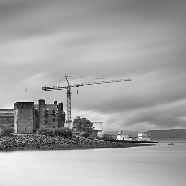 Newark Castle and shipyard crane
