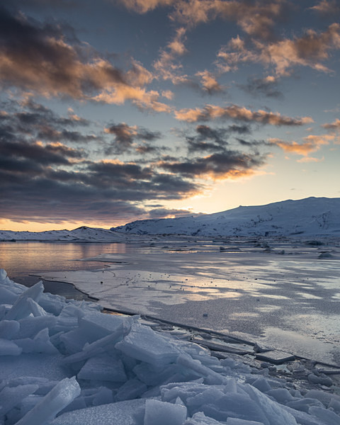 Jokulsarlon lagoon sunset - Iceland winter