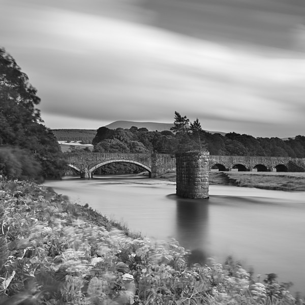 A72 road bridge crosses the River Clyde near Biggar