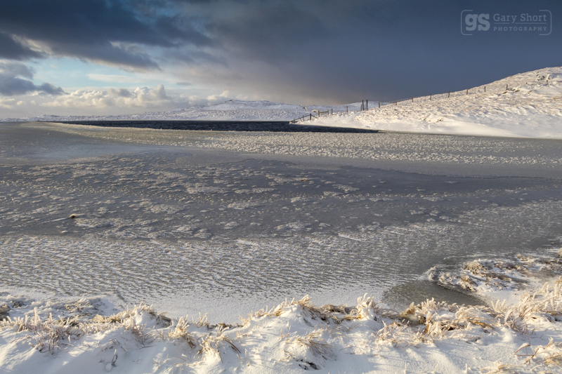 Winter freeze, Llyn y Fign - Snowdonia images