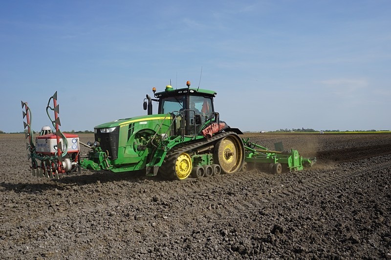 John Deere 8370RT + Miedema 4 Row Potato Planter photo - Nick Wigdahl