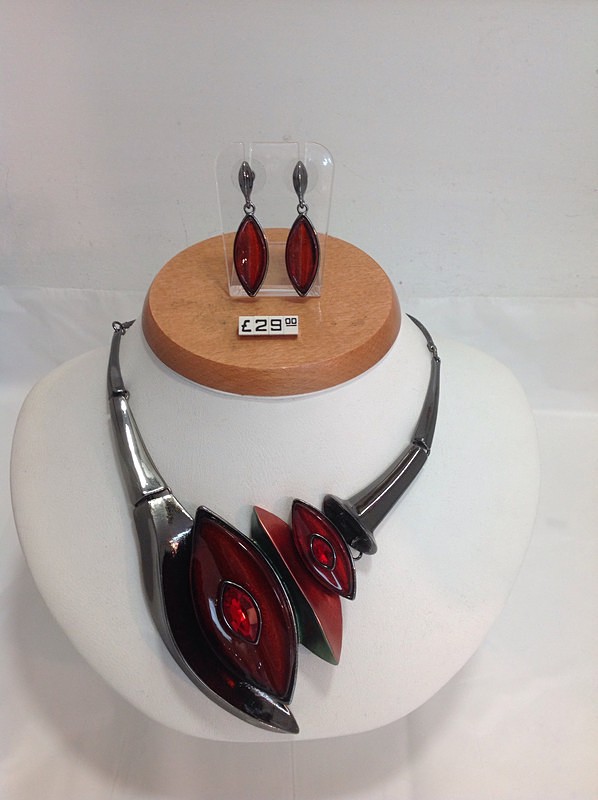 Set 57 - Fashion Jewellery    All sets £29.00