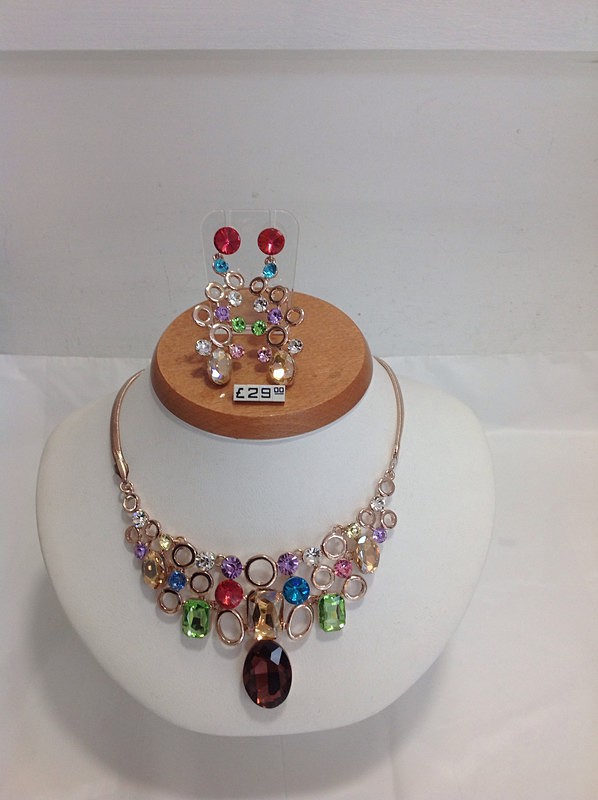 Set 19 - Fashion Jewellery    All sets £29.00