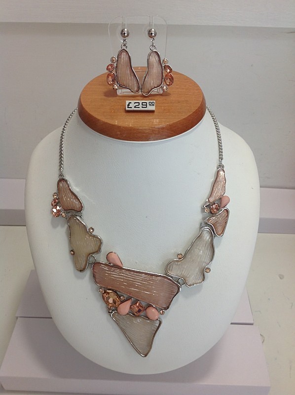 Set 21 - Fashion Jewellery    All sets £29.00