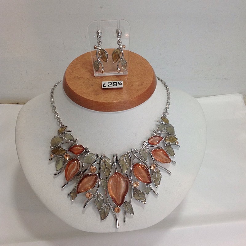 Set 48 - Fashion Jewellery    All sets £29.00