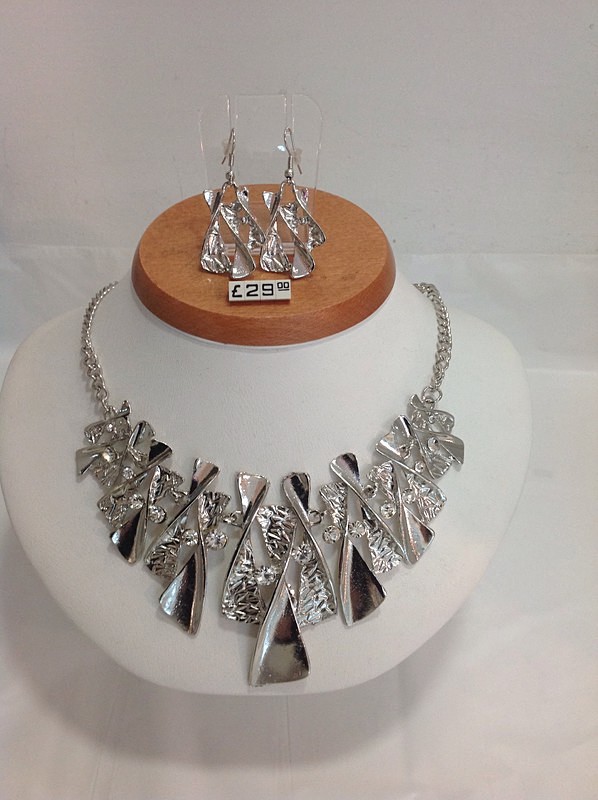 Set 44 - Fashion Jewellery    All sets £29.00