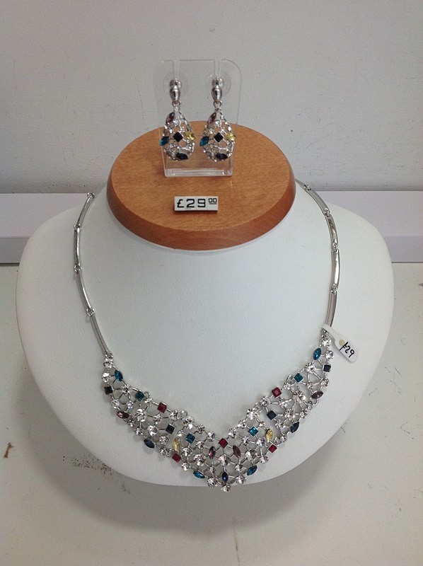 Set 42 - Fashion Jewellery    All sets £29.00