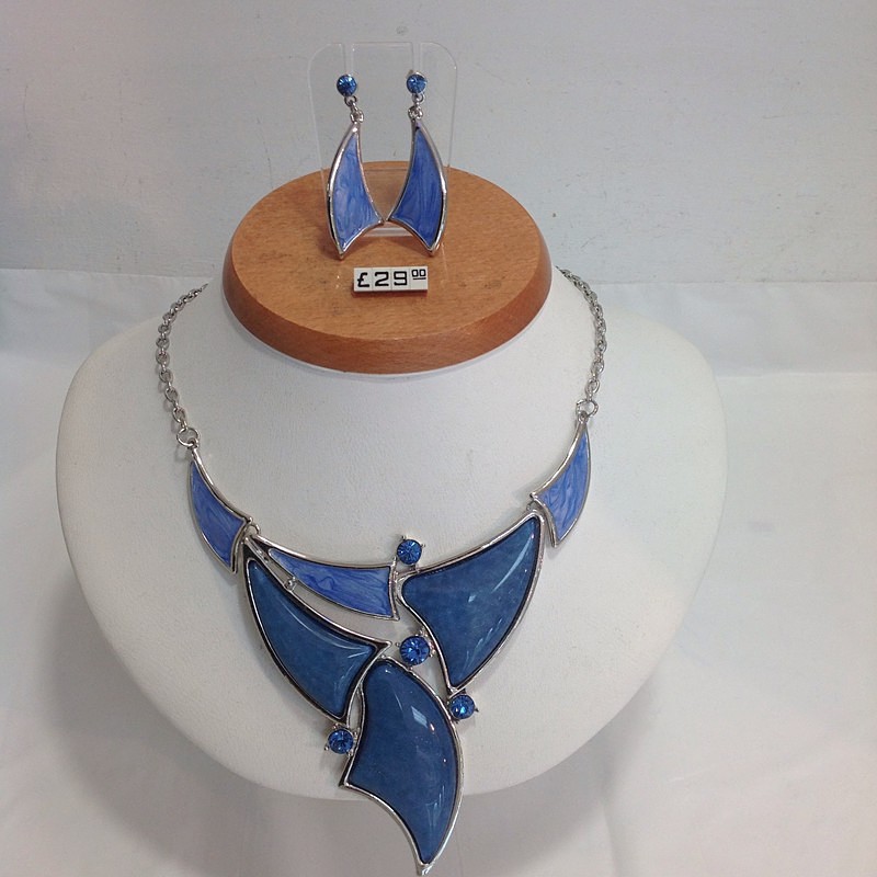 Set 20 - Fashion Jewellery    All sets £29.00