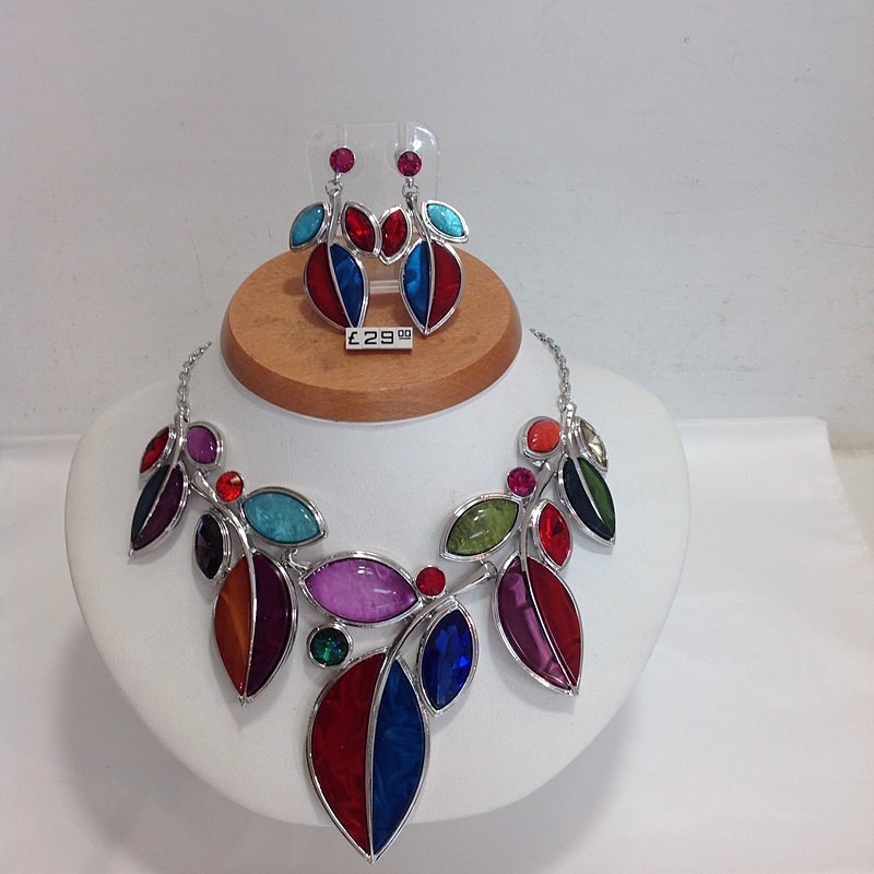 Set 36 - Fashion Jewellery    All sets £29.00
