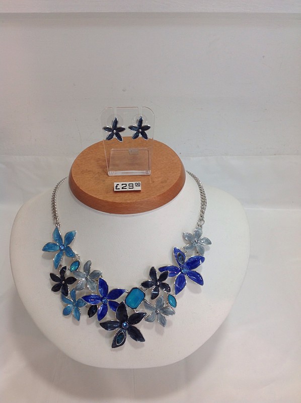 Set 34 - Fashion Jewellery    All sets £29.00