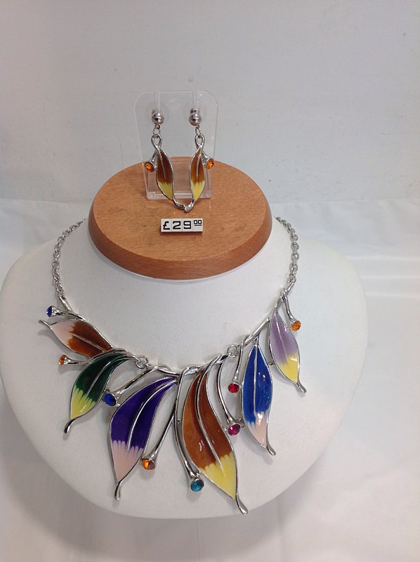 Set 28 - Fashion Jewellery    All sets £29.00